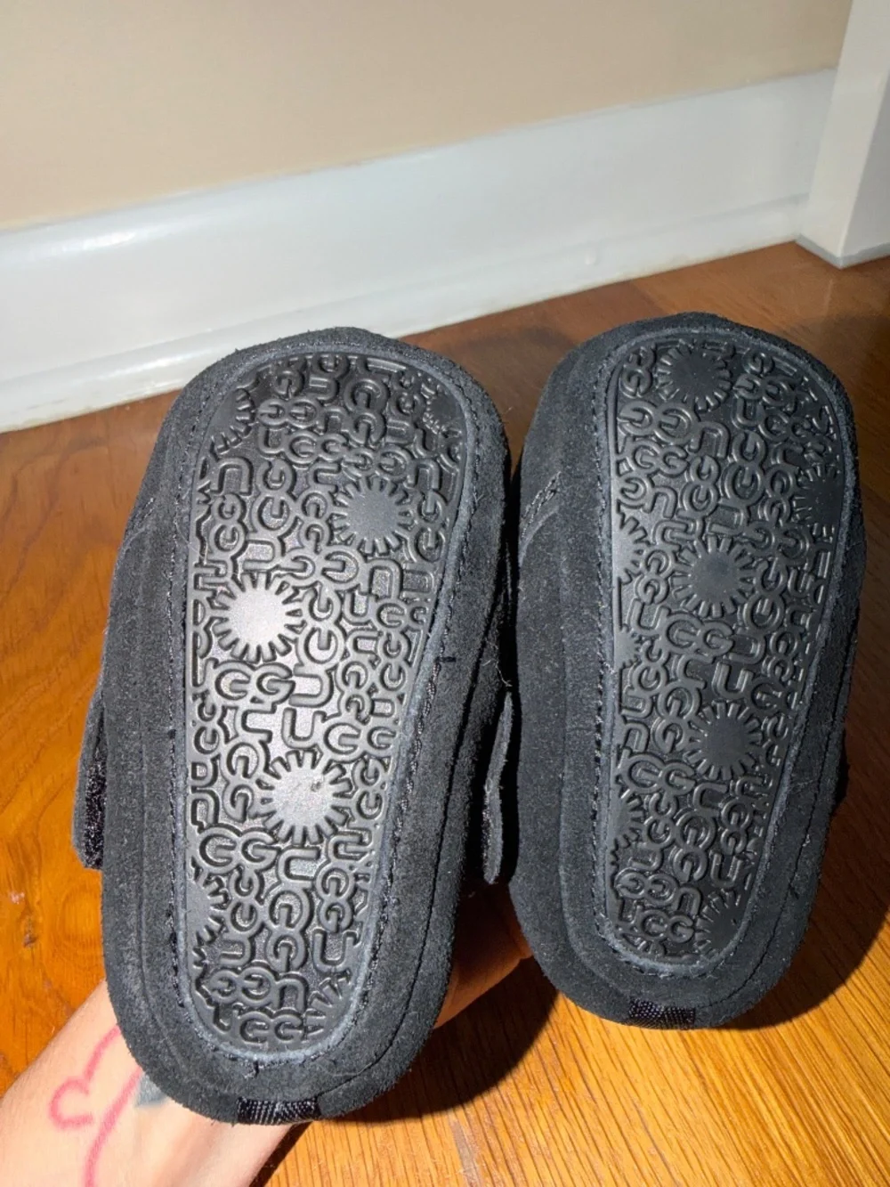 UGG black new